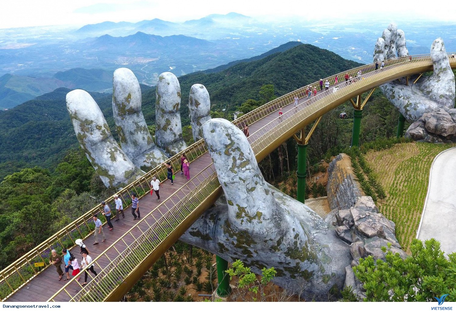 DANANG - HUE - QUANG BINH - HOI AN  Duration: 7 DAYS 6 NIGHTS